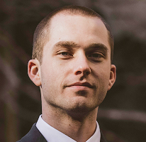 Porträt von Thomas Whitfield, Analyst im Bereich Trading und Experte für den Kryptomarkt